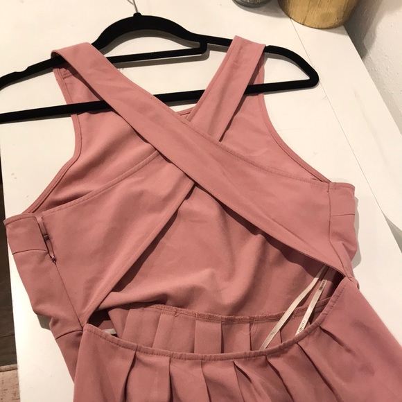 Pink and perfect - Picture 2 of 4